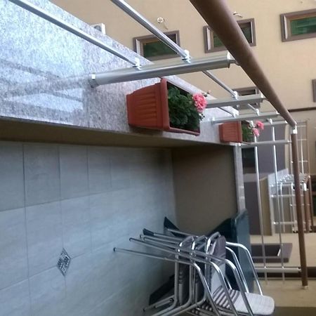 Apartamenti Zhelezovi 포마리 외부 사진