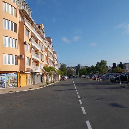 Apartamenti Zhelezovi 포마리 외부 사진