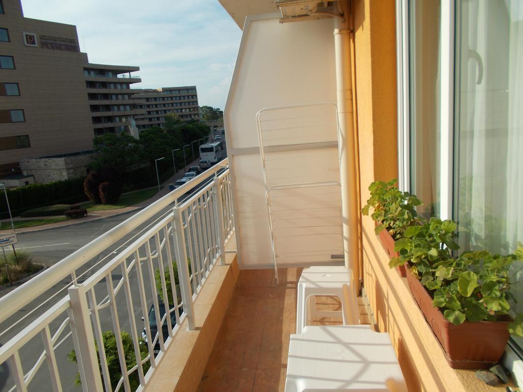 Apartamenti Zhelezovi 포마리 외부 사진