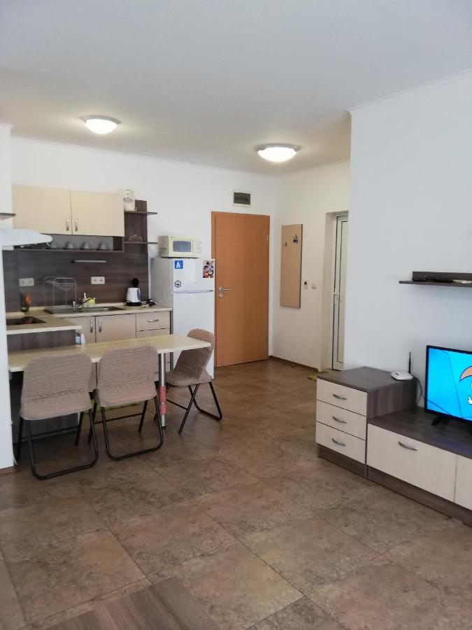 Apartamenti Zhelezovi 포마리 외부 사진