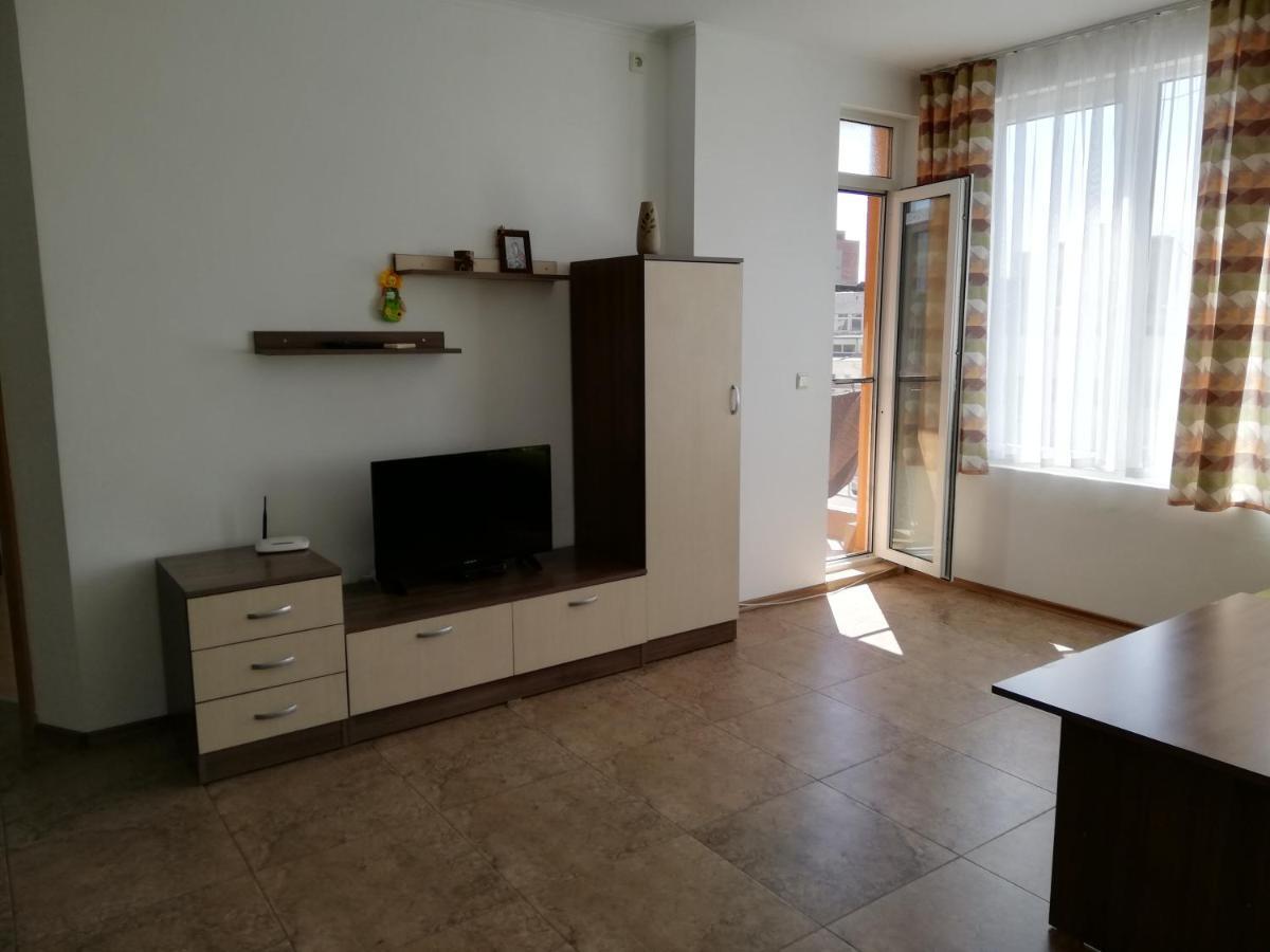 Apartamenti Zhelezovi 포마리 외부 사진