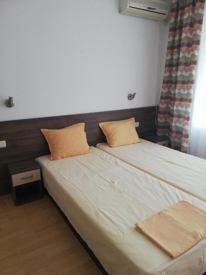 Apartamenti Zhelezovi 포마리 외부 사진