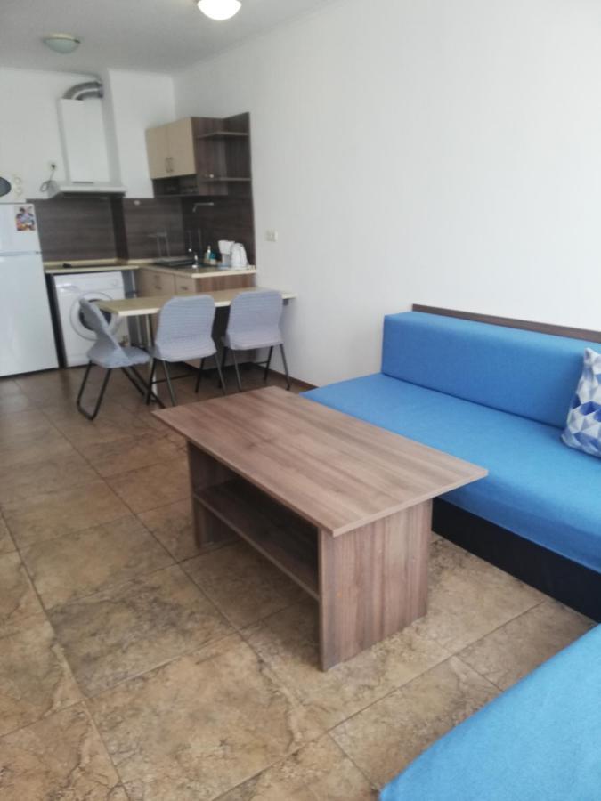 Apartamenti Zhelezovi 포마리 외부 사진
