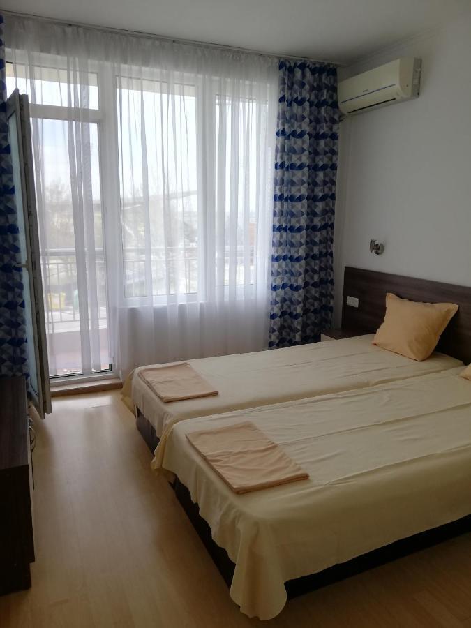 Apartamenti Zhelezovi 포마리 외부 사진
