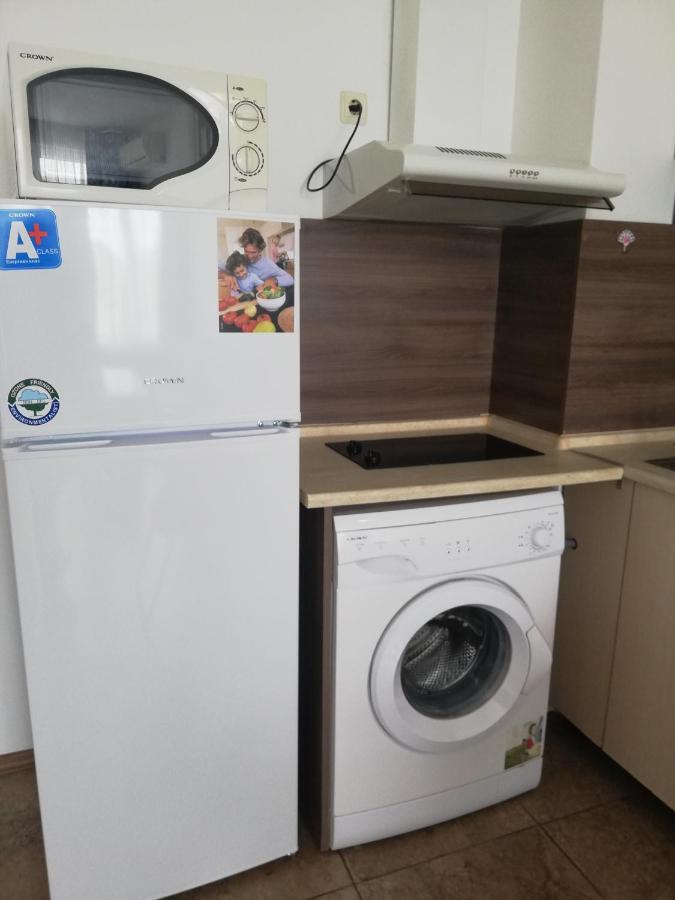 Apartamenti Zhelezovi 포마리 외부 사진