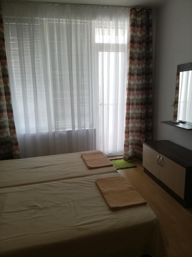 Apartamenti Zhelezovi 포마리 외부 사진